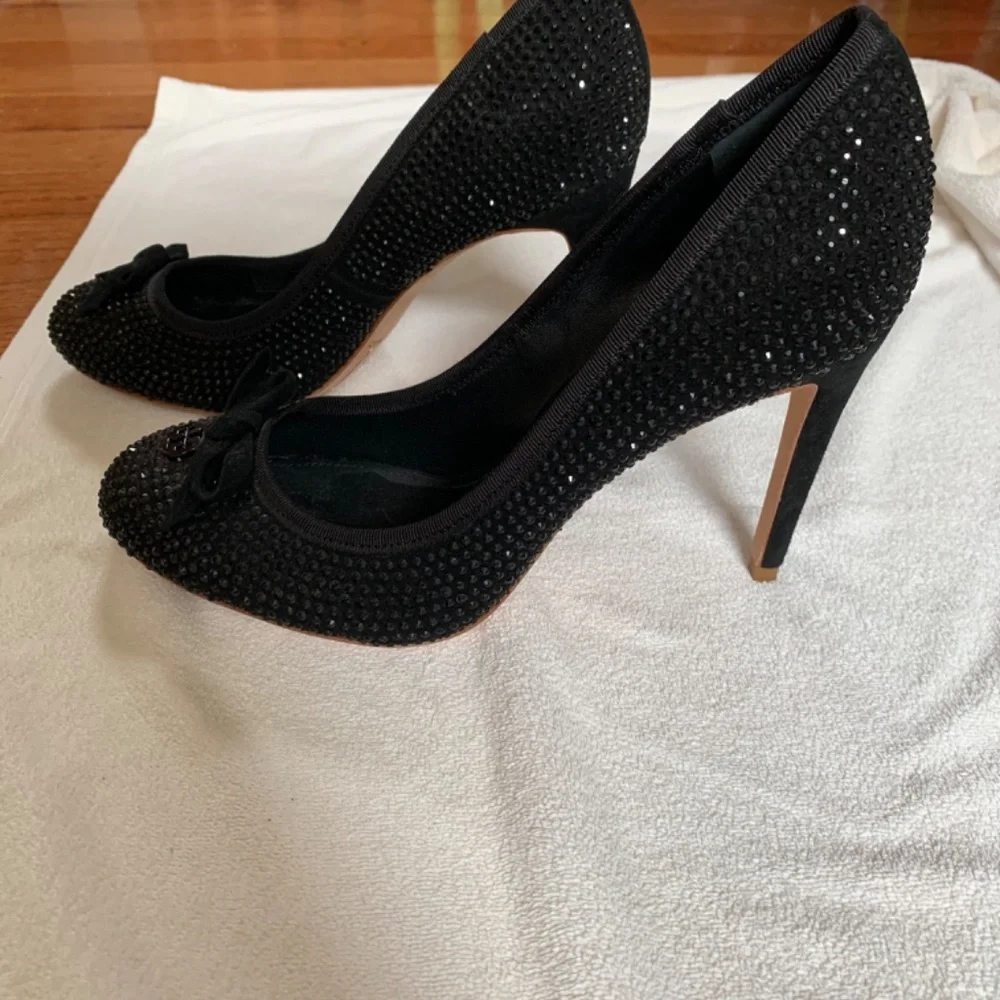 NWOB Tory Burch Black Suede Glitter Pumps sz 8.5M